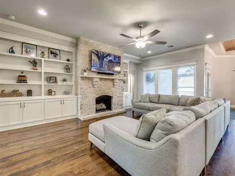 Living - 2508 E Olympia St, Broken Arrow, OK 74014 photo 2 of 5