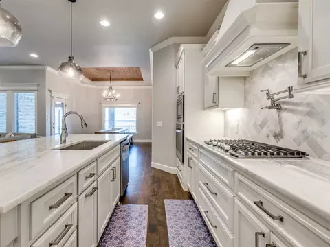 Kitchen - 2508 E Olympia St, Broken Arrow, OK 74014 photo 6 of 10
