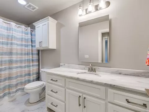 Bath - 2508 E Olympia St, Broken Arrow, OK 74014 photo 1 of 11