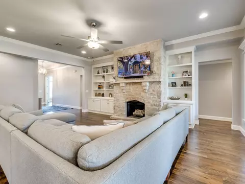 Living - 2508 E Olympia St, Broken Arrow, OK 74014 photo 4 of 5