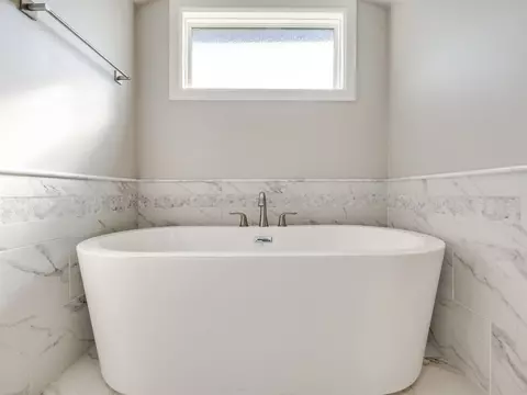 Bath - 2508 E Olympia St, Broken Arrow, OK 74014 photo 7 of 11