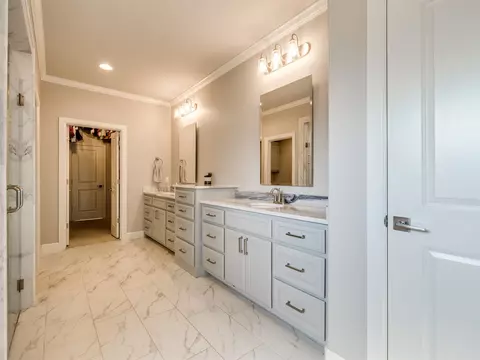 Bath - 2508 E Olympia St, Broken Arrow, OK 74014 photo 6 of 11