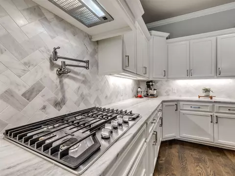 Kitchen - 2508 E Olympia St, Broken Arrow, OK 74014 photo 5 of 10