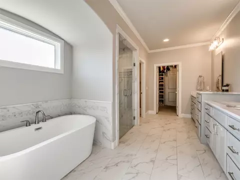 Bath - 2508 E Olympia St, Broken Arrow, OK 74014 photo 5 of 11