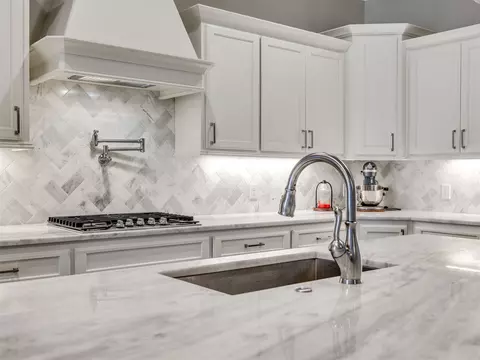 Kitchen - 2508 E Olympia St, Broken Arrow, OK 74014 photo 10 of 10