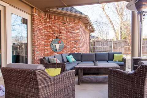 Exterior - 10215 E 98th St, Tulsa, OK 74133 photo 7 of 7