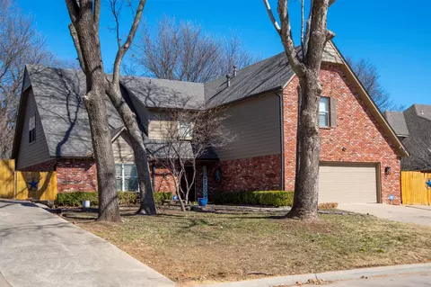 Exterior - 10215 E 98th St, Tulsa, OK 74133 photo 2 of 7