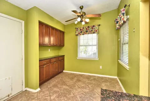 5605 S Juniper Ave, Broken Arrow, OK 74011
