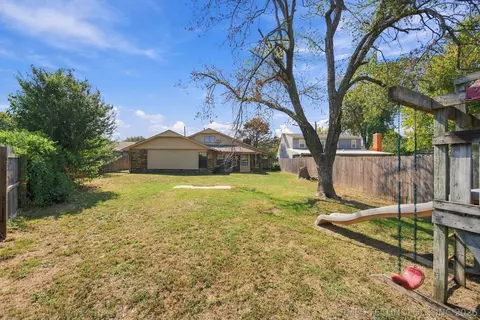 Exterior - 161 E K Pl, Jenks, OK 74037 photo 5 of 7