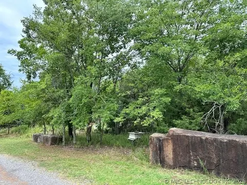 W 789 Road, Fort Gibson, OK 74434