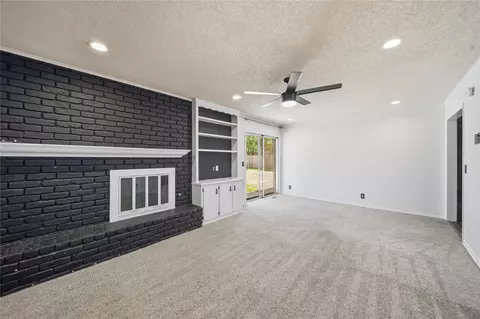 Living - 5811 E 61st Pl, Tulsa, OK 74136 photo 3 of 5