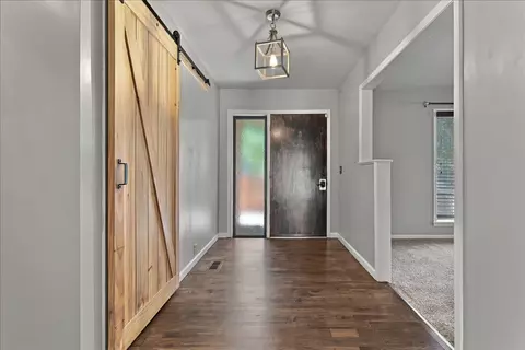 Entry Way - 5811 E 61st Pl, Tulsa, OK 74136 photo 1 of 2