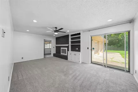 Living - 5811 E 61st Pl, Tulsa, OK 74136 photo 5 of 5