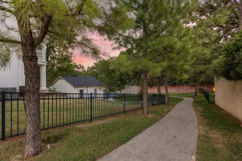 Exterior - 4001 E 109th St, Tulsa, OK 74137 photo 4 of 13
