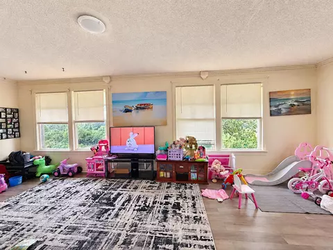 Living - 21481 E 45th St S, Broken Arrow, OK 74014 photo 2 of 2