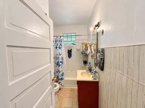 Bath - 21481 E 45th St S, Broken Arrow, OK 74014 photo 1 of 1