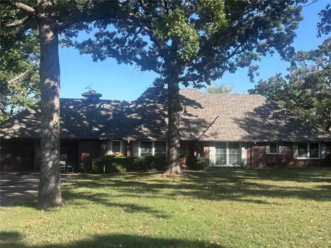 1503 Woodland Dr, Okmulgee, OK 74447