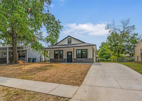 Exterior - 8944 E 3rd Pl E, Tulsa, OK 74112 photo 2 of 10
