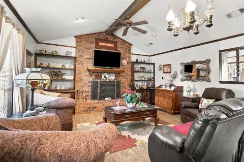 Living - 226 Cordell, Colbert, OK 74733 photo 1 of 2