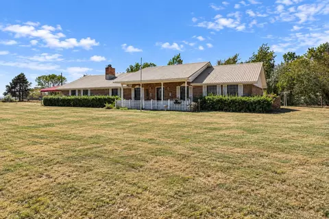 Exterior - 226 Cordell, Colbert, OK 74733 photo 2 of 7