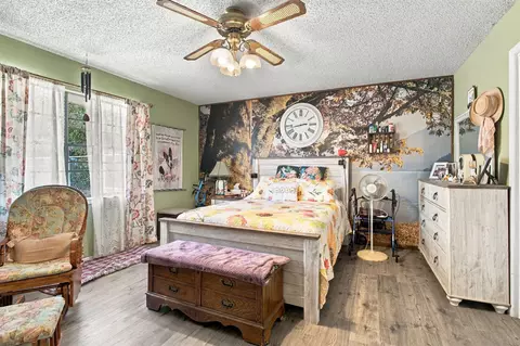 Bedroom - 226 Cordell, Colbert, OK 74733 photo 2 of 3