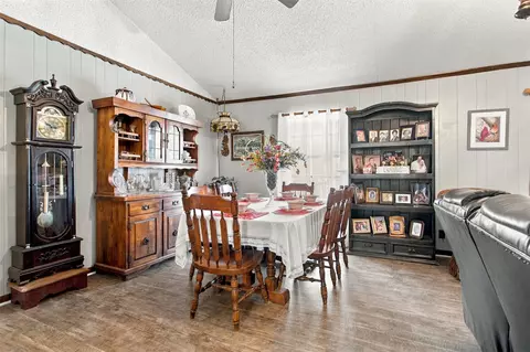 Dining - 226 Cordell, Colbert, OK 74733 photo 2 of 4