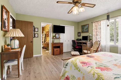 Bedroom - 226 Cordell, Colbert, OK 74733 photo 3 of 3