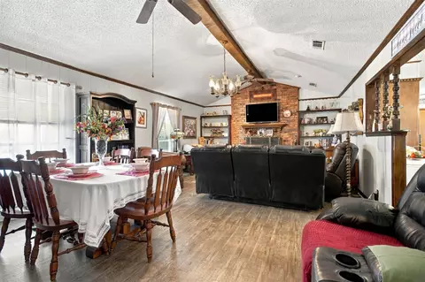 Dining - 226 Cordell, Colbert, OK 74733 photo 1 of 4