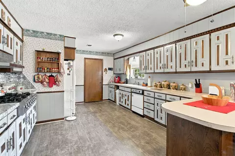 Kitchen - 226 Cordell, Colbert, OK 74733 photo 1 of 3