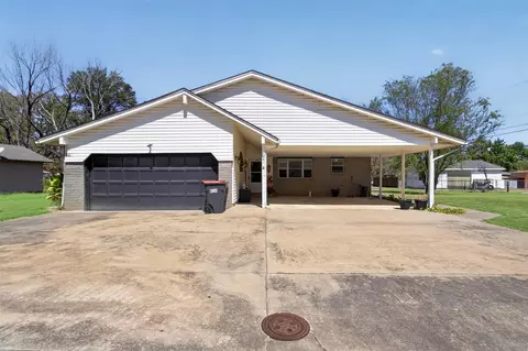 301 E Layton St E, Chelsea, OK 74016