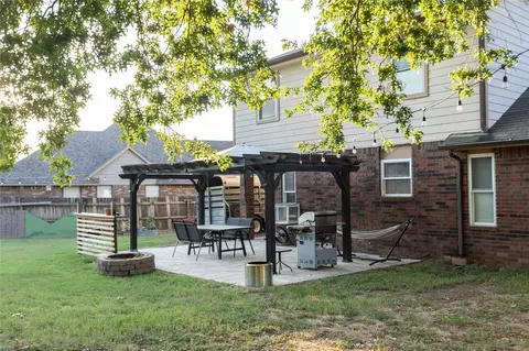 Exterior - 1146 E 137th St E, Glenpool, OK 74033 photo 9 of 12