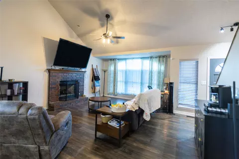 Living - 1146 E 137th St E, Glenpool, OK 74033 photo 1 of 2