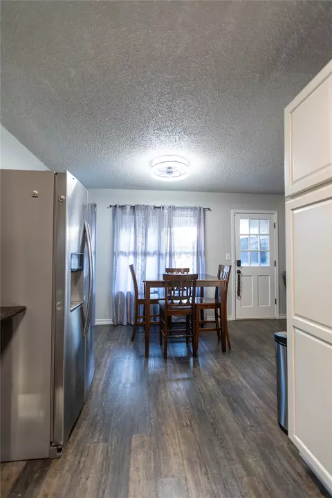 Dining - 1146 E 137th St E, Glenpool, OK 74033 photo 1 of 2