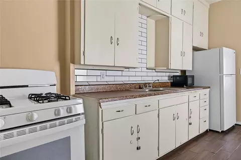 Kitchen - 208 E 3rd St, Skiatook, OK 74070 photo 1 of 1