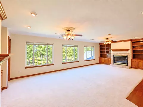 Living - 25 E Shoreline Dr, Eufaula, OK 74432 photo 7 of 9