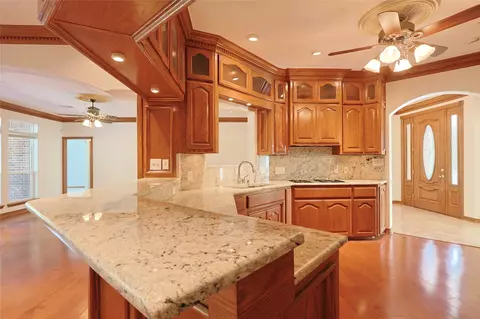 Kitchen - 25 E Shoreline Dr, Eufaula, OK 74432 photo 1 of 3