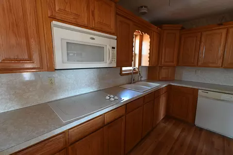 Kitchen - 452079 E 990 Rd, Vian, OK 74962 photo 2 of 7