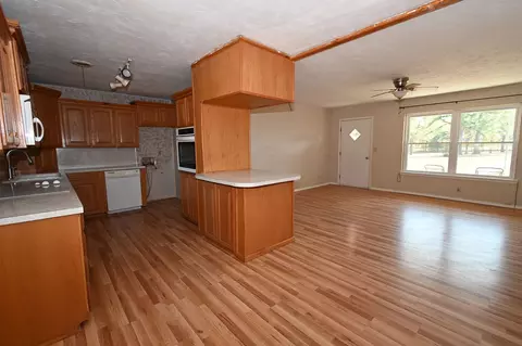 Kitchen - 452079 E 990 Rd, Vian, OK 74962 photo 5 of 7