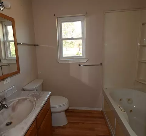 Bath - 452079 E 990 Rd, Vian, OK 74962 photo 3 of 3