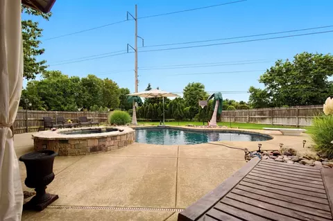 Exterior - 5220 E 110th Pl, Tulsa, OK 74137 photo 4 of 9