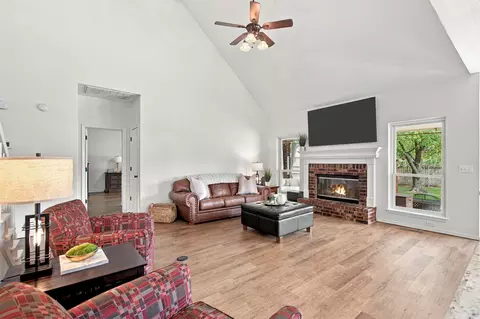 Living - 5220 E 110th Pl, Tulsa, OK 74137 photo 2 of 2