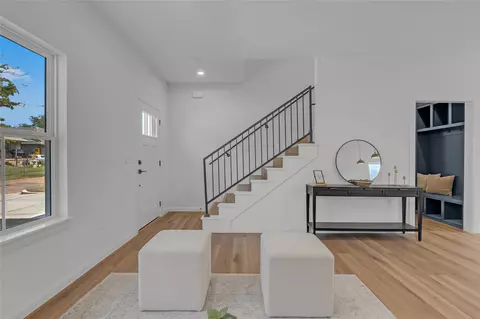 Entry Way - 1048 E Young Pl, Tulsa, OK 74106 photo 4 of 10