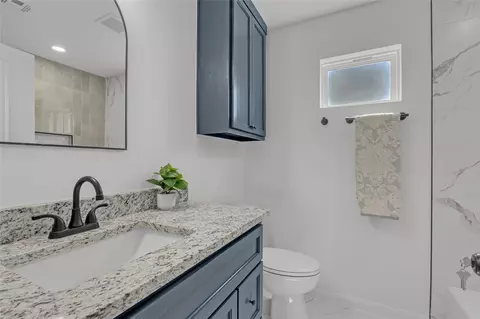 Bath - 1048 E Young Pl, Tulsa, OK 74106 photo 4 of 4