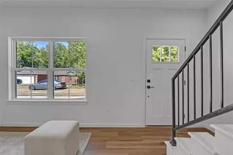 Entry Way - 1048 E Young Pl, Tulsa, OK 74106 photo 3 of 10