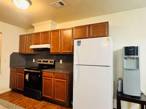 8005 NW 74th St, Oklahoma City, OK 73132