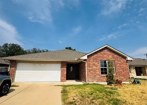 8005 NW 74th St, Oklahoma City, OK 73132