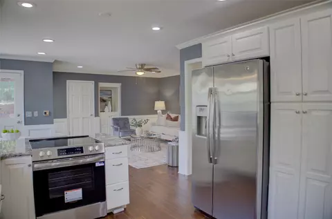 Kitchen - 7422 E 65th Pl, Tulsa, OK 74133 photo 6 of 8