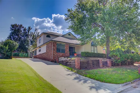 Exterior - 7422 E 65th Pl, Tulsa, OK 74133 photo 11 of 12