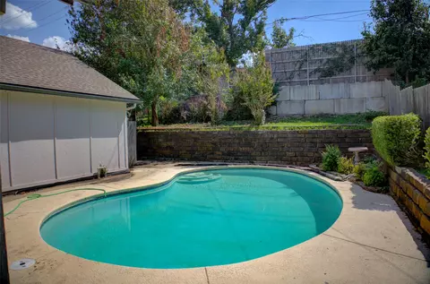 Exterior - 7422 E 65th Pl, Tulsa, OK 74133 photo 3 of 12