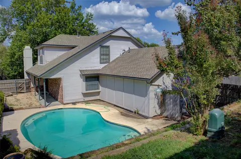 Exterior - 7422 E 65th Pl, Tulsa, OK 74133 photo 6 of 12